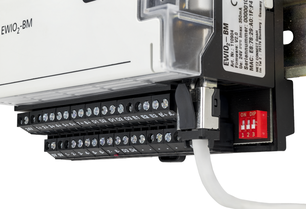 Ultrakurzer RJ45-Feldstecker in einer kompakten Steuerung